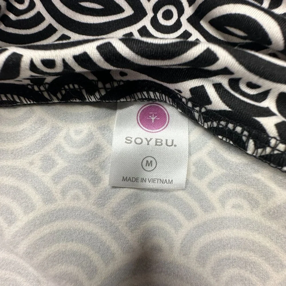 Soybu Athletic Skirt Size Medium Black and white‎ color way stretch pull on